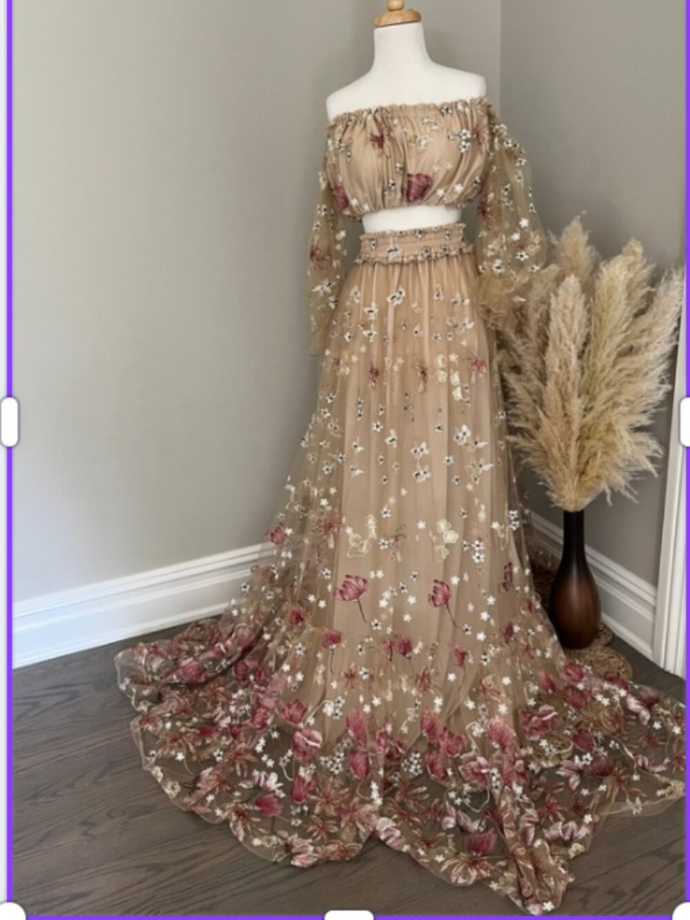 Stunning 2-piece floral maternity gown